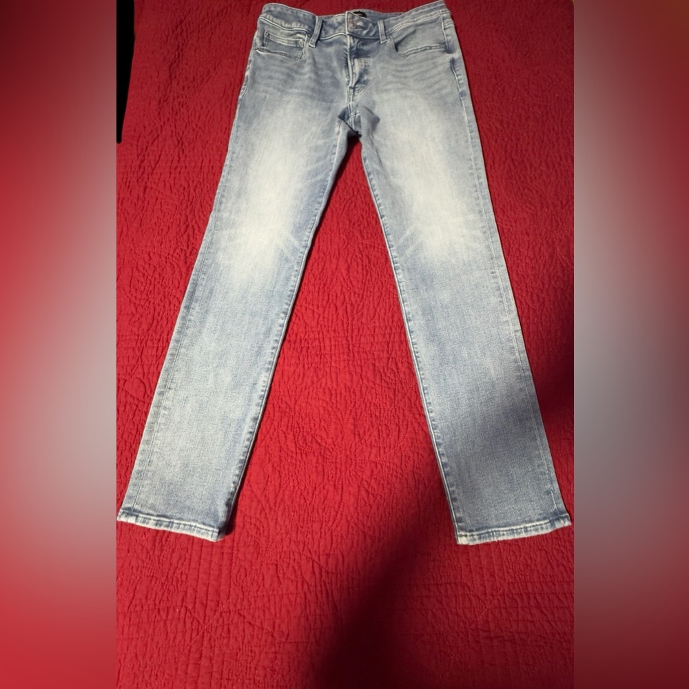 Express 4-way hyper stretched skinny jeans, size 32 x 32,
Color light blue